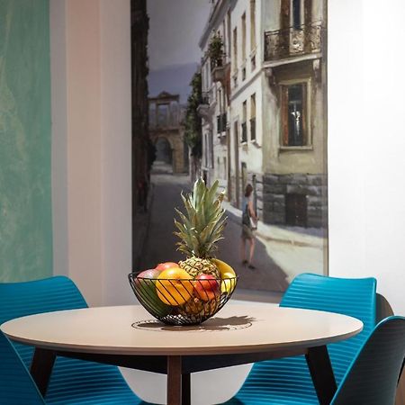 Blue Ark Wanderlust Apartamento Atenas Exterior foto